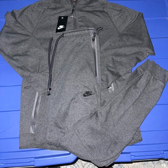 Mens Nike Sweatsuit - Picture 5 of 5